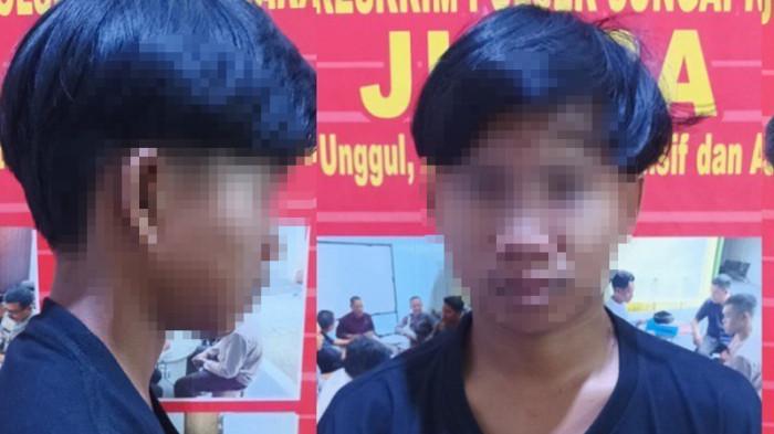 PENCURIAN KUBU RAYA - Remaja 21 tahun berinisial SO berhasil diringkus kepolisian Polres Kubu Raya saat melakukan pencurian di sebuah rumah di Jalan Budi Utomo, Desa Sungai Rengas, Kecamatan Sungai Kakap, Kabupaten Kubu Raya, Minggu 19 Oktober 2025 malam. SO ternyata telah melakukan aksinya 19 kali.