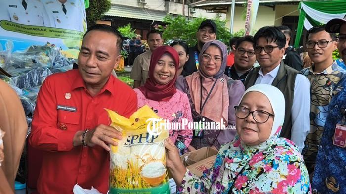 Wagub Krisantus Buka Gerakan Pangan Murah Kalbar, Warga Antusias Borong Bahan Pokok