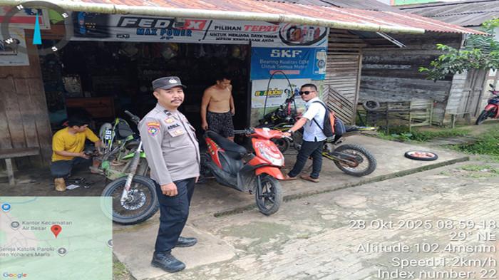 Polsek Air Besar Gencarkan Patroli Siang, Sampaikan Pesan Kamtibmas kepada Warga