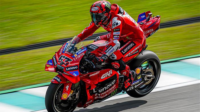 PEMBELAAN Michelin Soal Insiden Aneh Ban Bocor Francesco Bagnaia di MotoGP Malaysia 2025