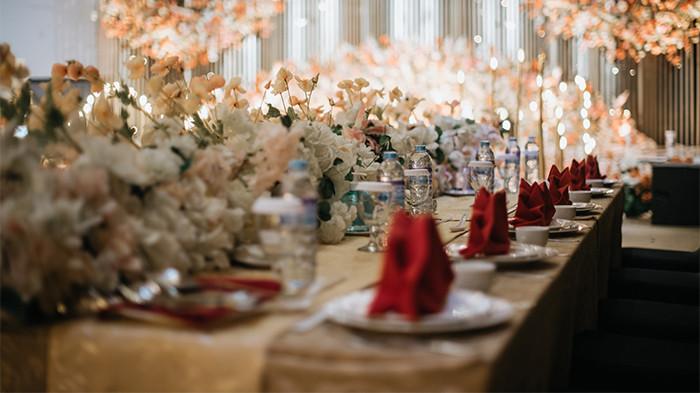 PROMO - Golden Tulip Pontianak meluncurkan promo spesial bagi calon pengantin melalui kerja sama eksklusif dengan Bank Central Asia (BCA). Melalui kolaborasi ini, para pelanggan kini dapat menikmati cicilan ringan 0,75 %  untuk pembayaran Wedding Package menggunakan Kartu Kredit BCA. Dengan jangka waktu 3 – 12 bulan.