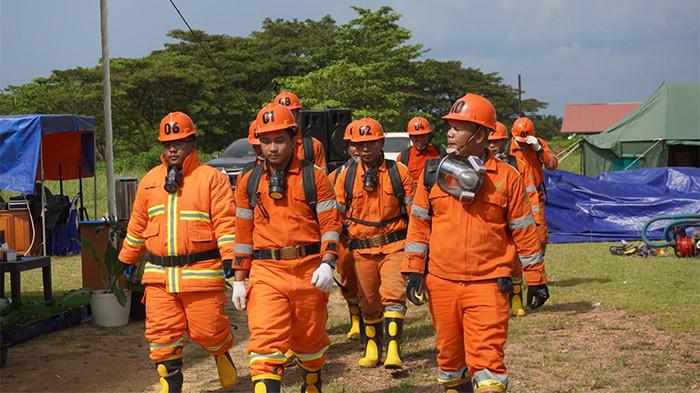 PENGECEKAN - Pengecekan kesiapan peralatan pemadam kebakaran yang dipandu oleh Divisi Damkar BGA Group