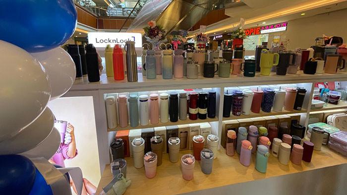 PRODUK - Produk-produk yang dijual di Pop-up Store LocknLock Cabang Pontianak Ayani Mega Mall Pontianak, Kamis (25/9/2025).