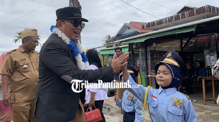 Bupati Kubu Raya Sujiwo Disambut Meriah saat Kunker ke Kecamatan Batu Ampar