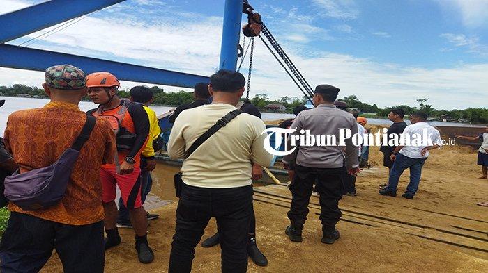 BREAKING NEWS - Plt Ketua Golkar Kubu Raya Kalbar Nekat Terjun ke Sungai Kapuas hingga Hilang