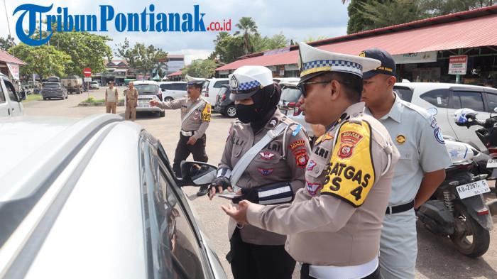 OPERASI ZEBRA - Satlantas Polres Mempawah melaksanakan Operasi Zebra Kapuas 2025, di kawasan Terminal Mempawah, Jalan Raden Kusno, tepat di depan Mapolres Mempawah, Selasa 18 November 2025.