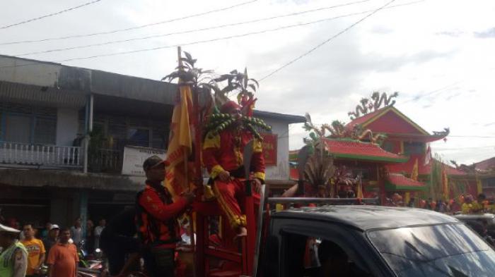 Atraksi Tatung Memukau Warga Sanggau