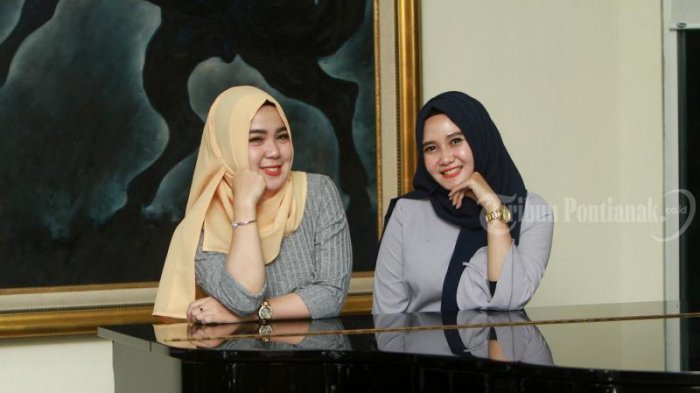 Perpaduan Hijab Instan dari Menara Hijab - ayu-katrin-kiri-dan-novita-andreas-kanan_20170922_151016.jpg