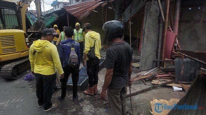 Puluhan Kios Tak Berizin di Jalan Siak Pontianak Dibongkar, Pedagang Ngaku Tidak Keberatan