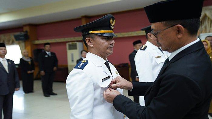 Wali Kota Lantik Ahmad Sudiyantoro Sebagai Kasatpol PP