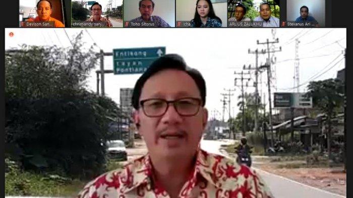 Masyarakat di Sanggau Keluhkan Anjloknya Harga Karet Kepada Christiandy