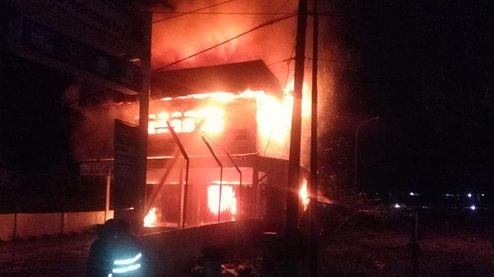 Polisi Ungkap Jumlah Kerugian dan Penyebab Kebakaran Dua Ruko Ritel di Tayan Hulu