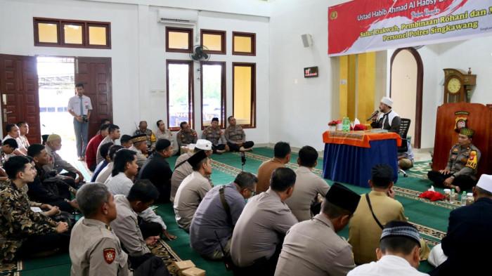 Binrohtal Rutin Polres Singkawang, Perkuat Iman dan Mental Personel Lewat Kegiatan Keagamaan