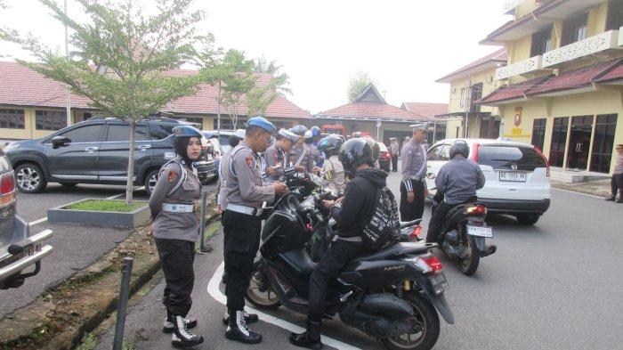 Satgas Operasi Keselamatan Kapuas 2024 dan Bidpropam Periksa Kelengkapan Kendaraan Personel