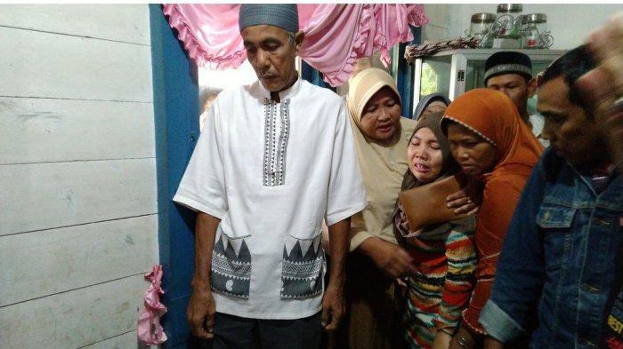 Tewas di Malaysia, Jenazah Hamdani Tiba Disambut Isak Tangis Keluarga di Mempawah