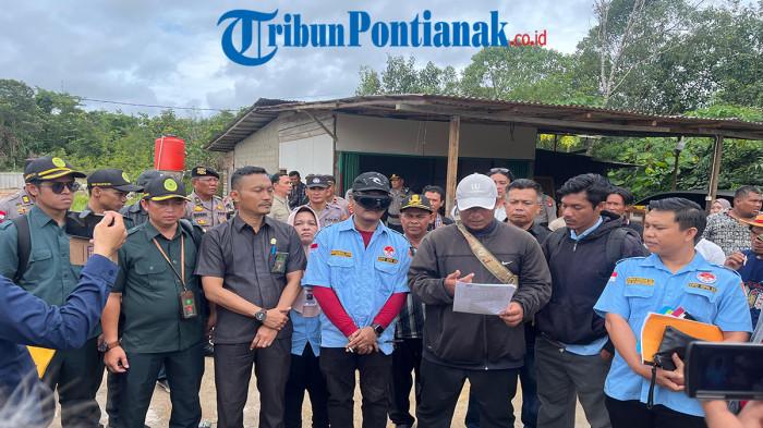 EKSEKUSI LAHAN - Upaya eksekusi lahan seluas kurang lebih 13 hektare di Dusun Nenak,  Desa Balai Agung, Kecamatan Tebelian, Kabupaten Sintang, Kalimantan Barat terpaksa ditunda. Tim eksekusi Pengadilan Negeri Sintang memutuskan untuk menunda pelaksanaan eksekusi atas pertimbangan keamanan.