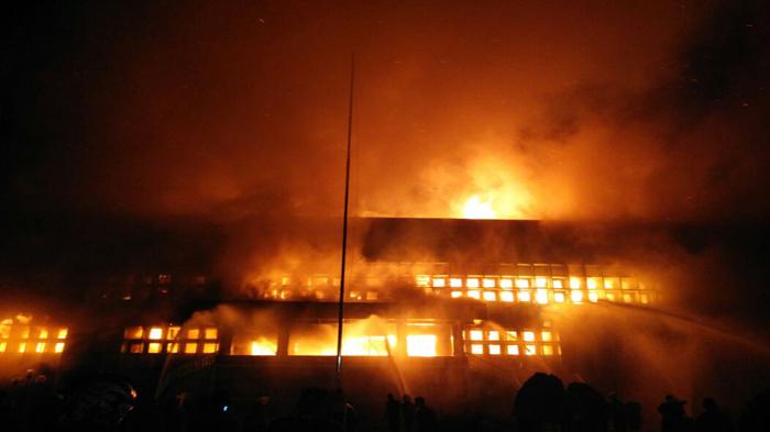 BREAKING NEWS: Kebakaran Hebat di Markas Polisi Militer Kodam XII/Tanjungpura