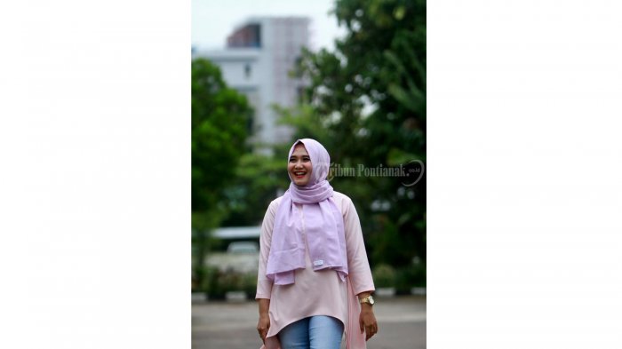 Perpaduan Hijab Instan dari Menara Hijab - novita-andreas-tribun-pontianakanesh-viduka_20170922_150638.jpg