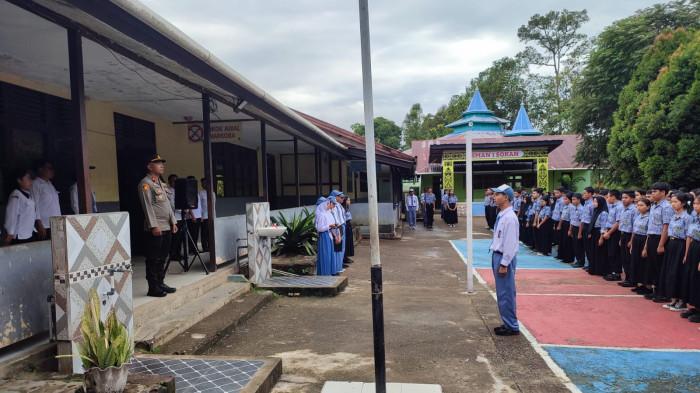 Kapolsek Sokan Pembina Upacara Hari Kesaktian Pancasila di SMA Negeri Sokan