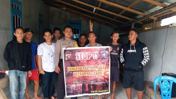 Polisi Sosialisasi Bahaya Karhutla di Pengkadan