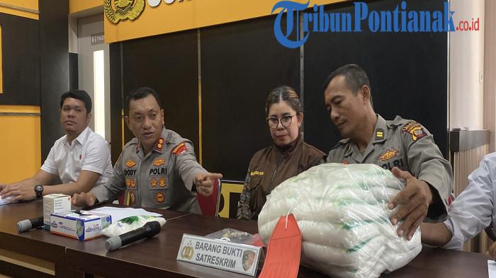 GULA ILEGAL - Press Rilis pengungkapan kasus dugaan peredaran gula impor ilegal asal Malaysia di wilayah Kota Singkawang.