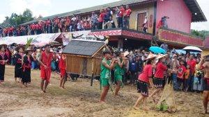 2024-yang-digelar-di-Rumah-Adat-Dayak-Kecamatan-Toho-Kabupaten.jpg