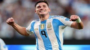 pontianak/Aksi-Julian-Alvarez-bersama-Timnas-Argentina.jpg