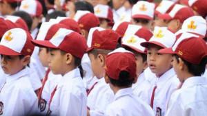 Aktifitas-siswa-SD-saat-melaksanakan-kegiatan-upacara-di-Sekolah-belum-lama-ini.jpg