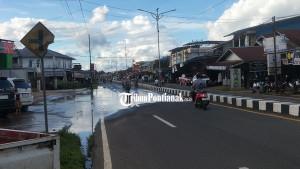 BANJIR-DI-KAPUAS-HULU3redfguy5675.jpg