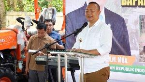 Bupati-Ketapang-dalam-kata-sambutannya-pada-kunker-Wakil.jpg