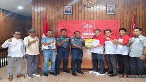 INTI-Kalbar-Beri-Bantuan-1-Ton-Beras-untuk-Warga-Sambas-2025-Lewat-Baksos-Kodaeral-XII.jpg