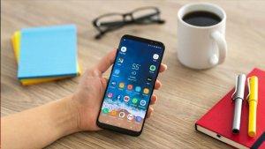 Ilustrasi-handphone-Android-Cara-memberishkan-riwayat-penyimpanan-agar-tidak-lelet.jpg