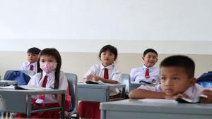Ilustrasi-siswa-siswa-SD-beraktifitas-di-kelas-saat-pelajaran-berlangsung.jpg