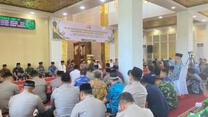 Irjen-Pol-Pipit-Rismanto-saat-berdiskusi.jpg