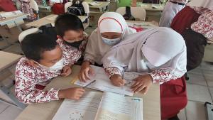 KBM-Ilustrasi-siswa-siswi-SD.jpg