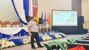Kanwil-Kemenkum-Kalbar-Jonny-Pesta-Simamora-hadir-memberikan-edukasi.jpg