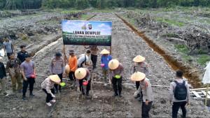 Kku-Polri-Tanam-jagung.jpg