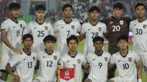 Line-up-Timnas-U17-Indonesia-berfoto-sebelum-kick-off111.jpg
