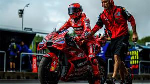 Live-Hasil-MotoGP-Ceko-2025-di-Jam-Tayang-Trans7-Hari-Ini-Marc-Marquez-Teror-Posisi-Bagnaia-di-Brno.jpg
