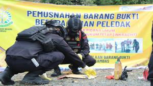 MUSNAHKAN-BARANG-BUKTI-02.jpg