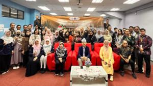Mahasiswa-MM-UNTAN-Angkatan-52-bersama-dosen-pendamping.jpg