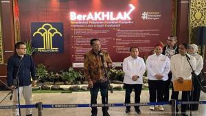 Menteri-Hukum-Supratman-Andi-Agtas-resmi-menyerahkan-Surat-Keputusan.jpg
