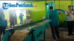 Mesin-pengolahan-sampah-di-Bank-Sampah-Induk-Khatulistiwa.jpg