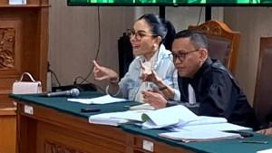 Nikita-Mirzani-tiba-tiba-joget-velocity-di-depan-jaksa-penuntut-umum.jpg