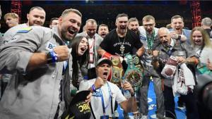 Oleksandr-Usyk-Kalahkan-Daniel-Dubois-part-2.jpg