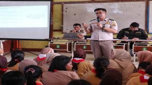 PLBN-BADAU-1909255.jpg