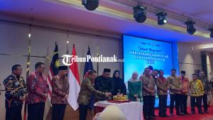 POTONG-TUMPENG3rew.jpg