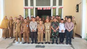 Pemerintah-Kecamatan-Sungai-Pinyuh-menggelar-kegiatan-Pisah.jpg