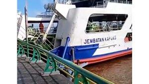 Penampakan-Kapal-Feri-penyebrangan-Bardan-Siantan.jpg