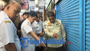 Perdagangan-Diskumdag-Kota-Pontianak-melakukan-penyegelan-terhadap-sejumlah-kios-di-Pasar.jpg